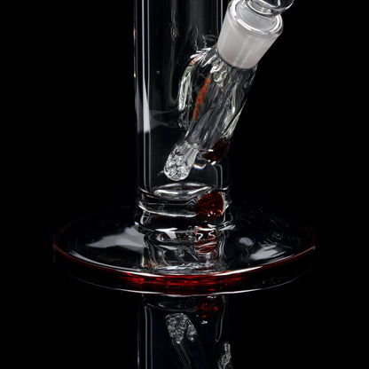 Red Series Bong #8 Cilindro 7mm (45cm), NS 18,: Base rotonda: monocolore Rosso; Bocchino: monocolore Rosso; Tacche per ghiaccio: monocolore Rosso; Logo: logo speciale Rosso-Verde; incl. Punti in vetro rossi sul tubo